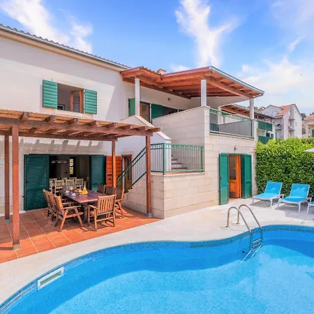 Liza Hvar Island Hotel