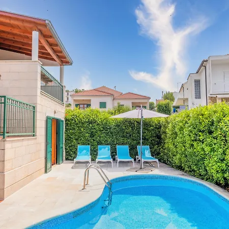 Hotel Liza Hvar Island 4*
