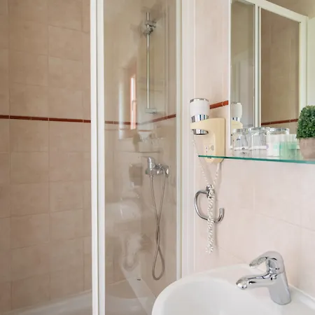 Hotel Liza Hvar Island 4*