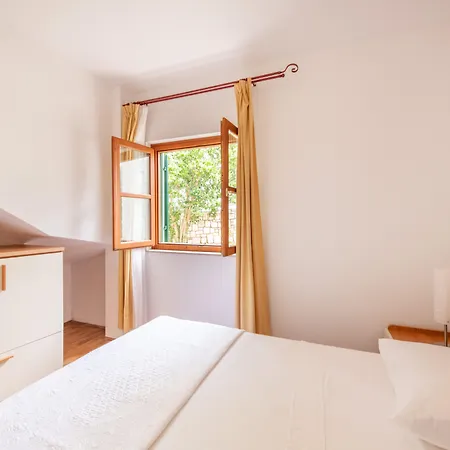 Liza Hvar Island Hotel 4*